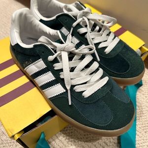 Green Adidas Samba Size 7.5 Women’s Sneakers